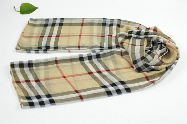 Burberry sile scarf 04